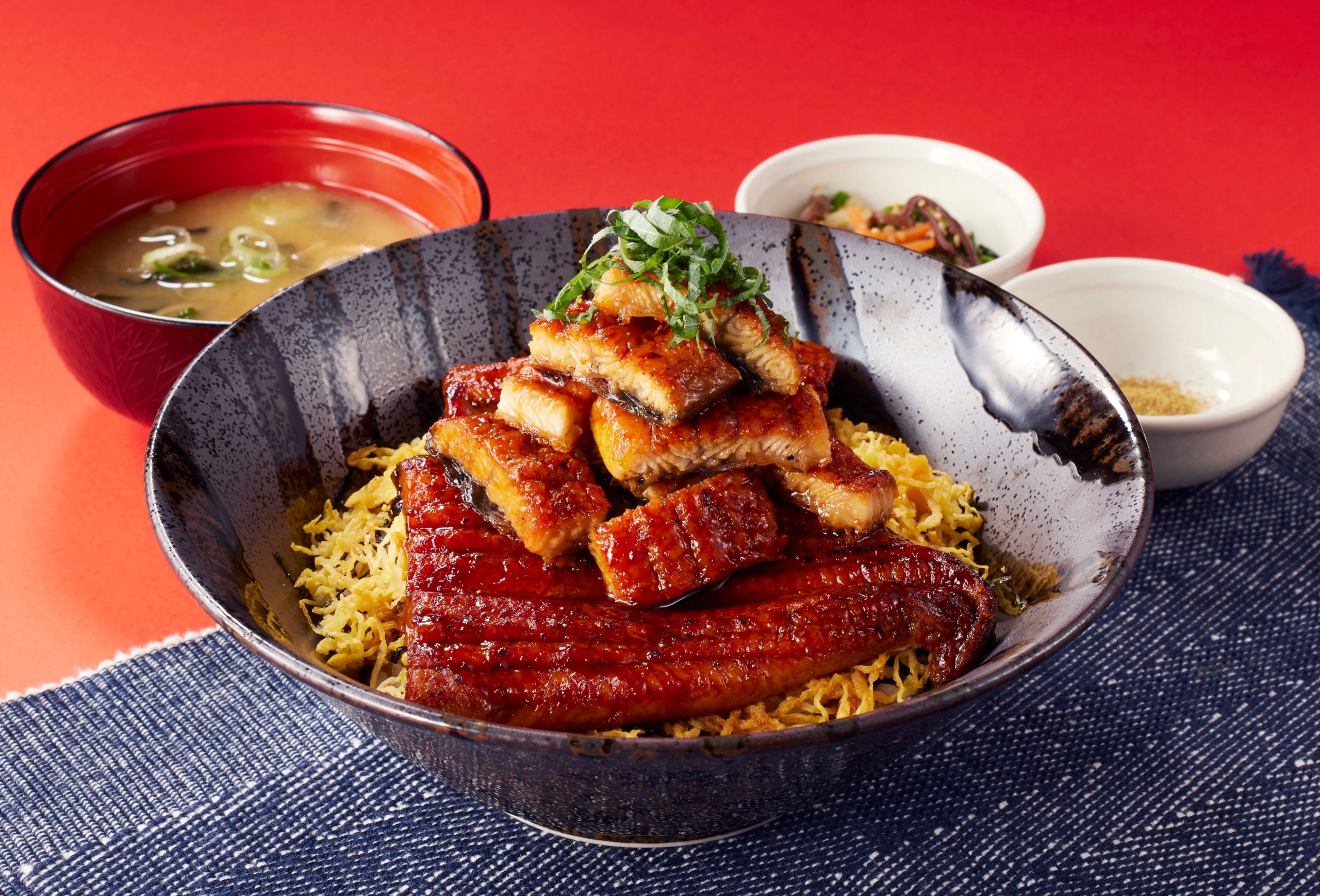 ココス「うなぎフェア」2024、うなぎ一匹極み丼・うなぎ2枚の特上丼