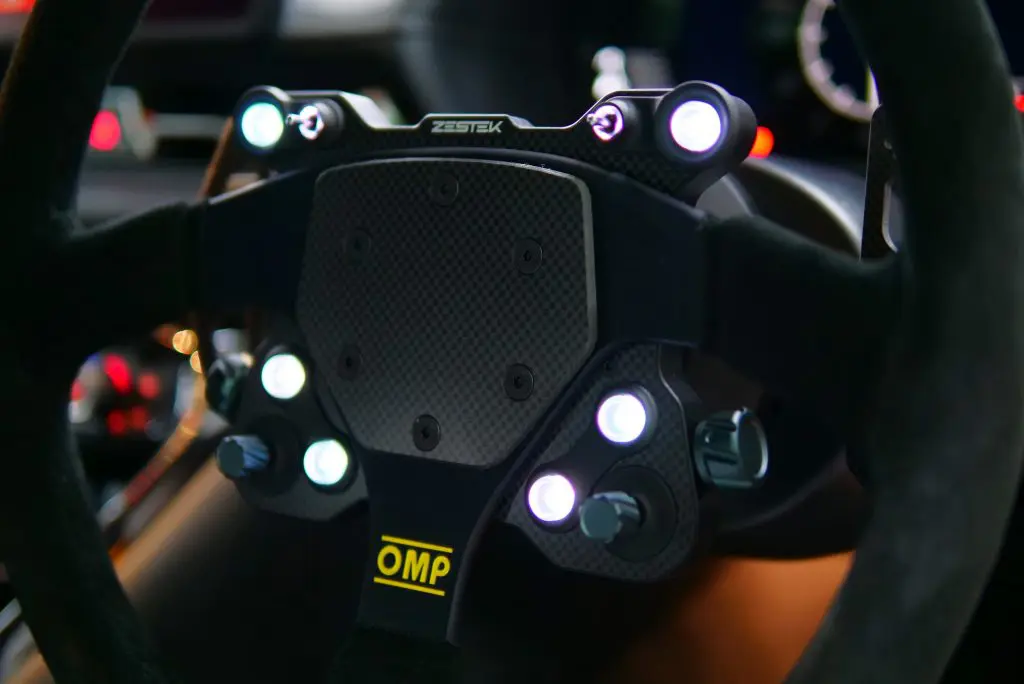 BMWやMINIへの装着も可能な【ZESTEK Racing Steering OEM HUB】をGR