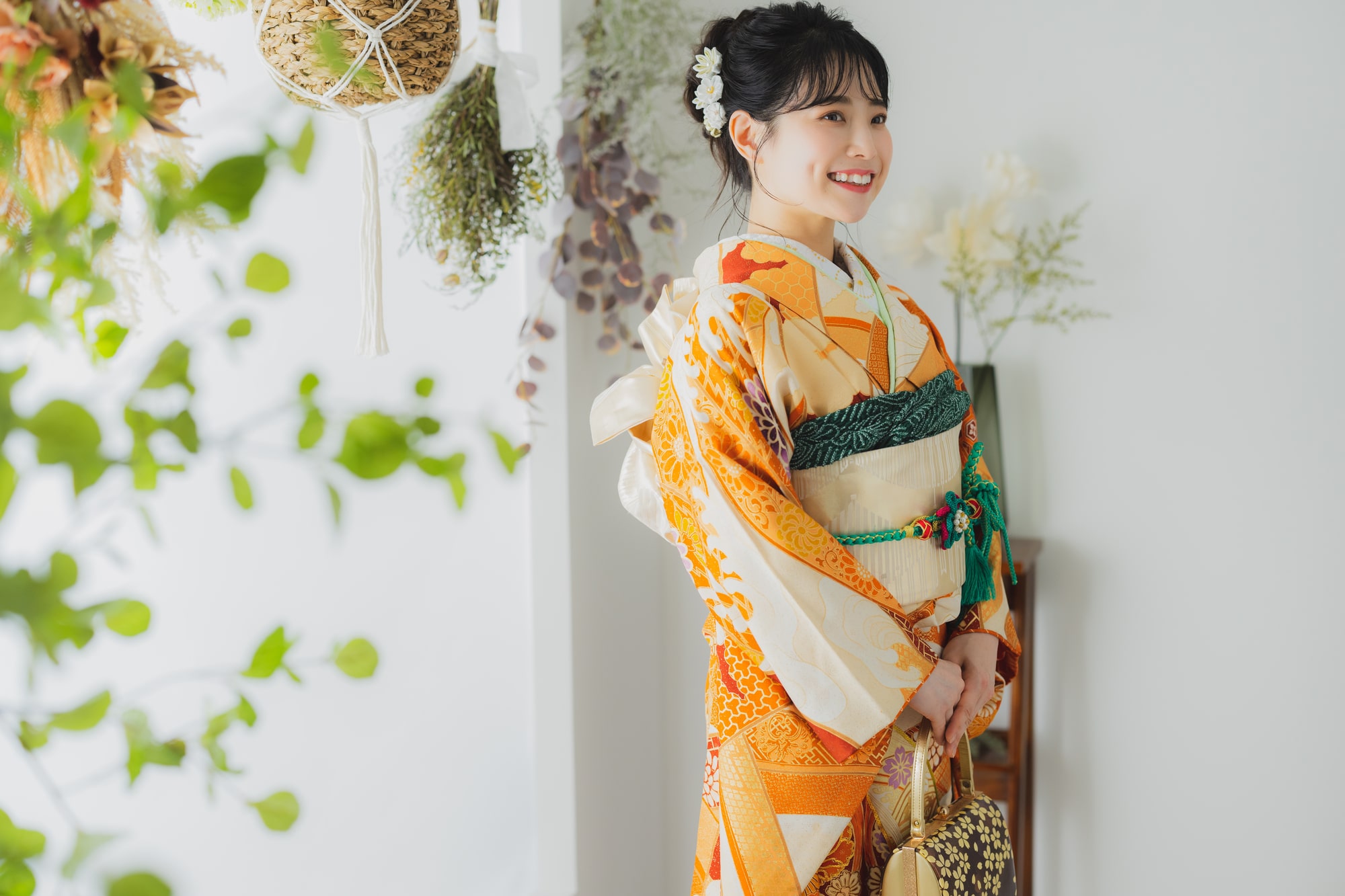 オレンジ系の振袖をチェック！選びのポイントや最新コーディネートも