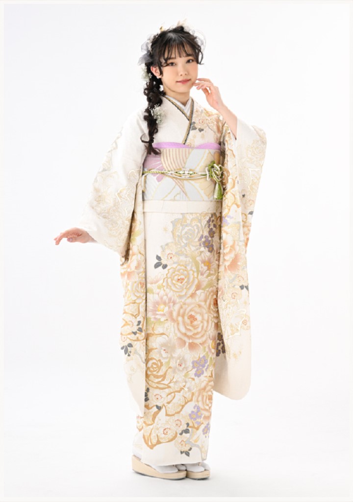 低身長さんの振袖選びのコツは？身長の低さをカバーするポイントも