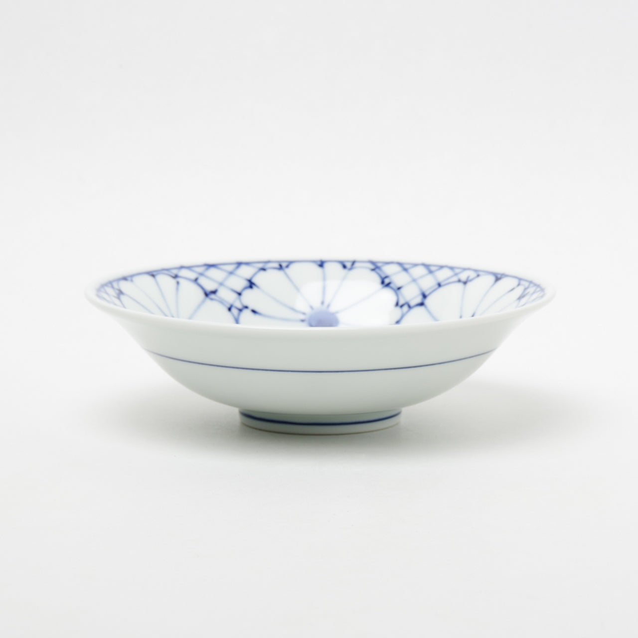 波佐見焼 染付 輪花紋 中鉢 15.5cm 高山陶器の通販｜Studio1156