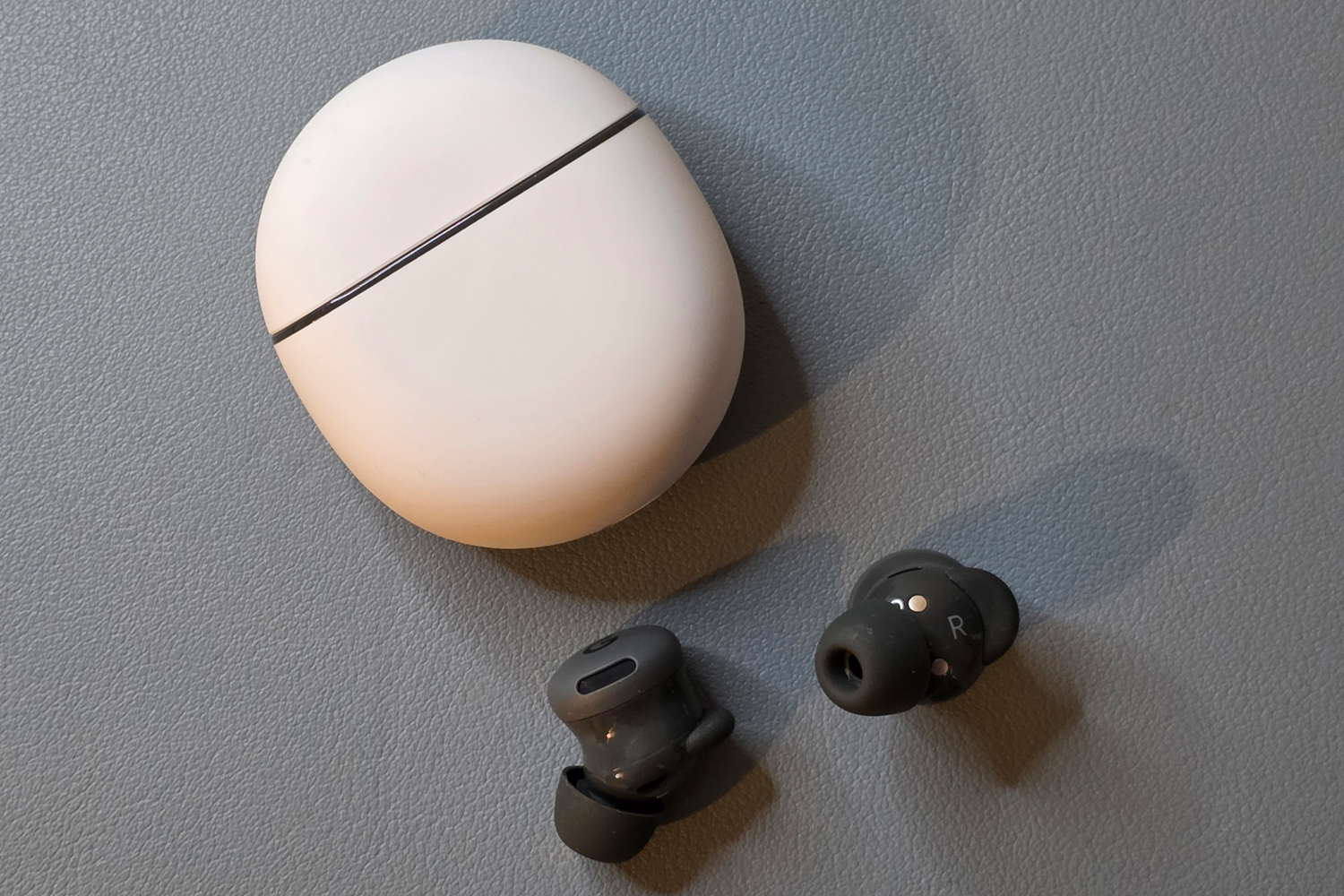 Google-Pixel-Buds-2a-review-