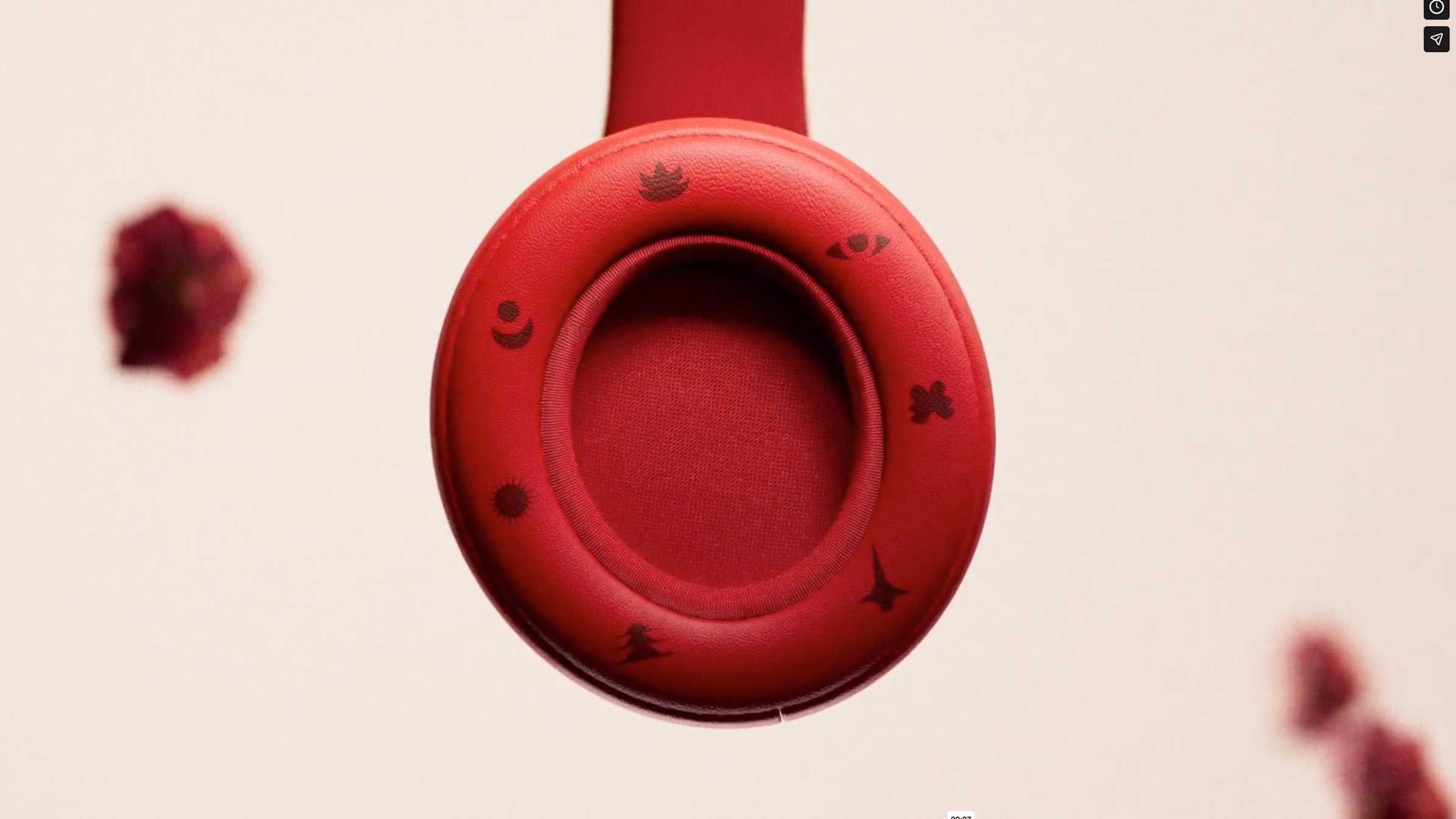 XK studio Dons the Beats x JENNIE Solo 4 Headphones - Motion