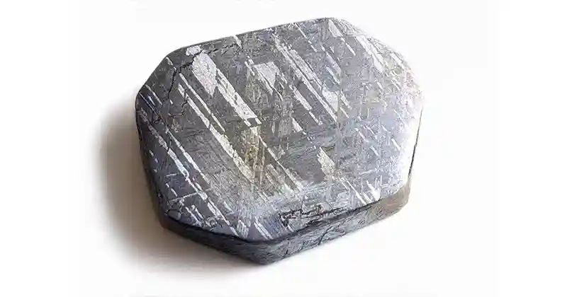 ギベオン隕石（Gibeon）の詳細：特徴と歴史、価値 - スタークリスタル