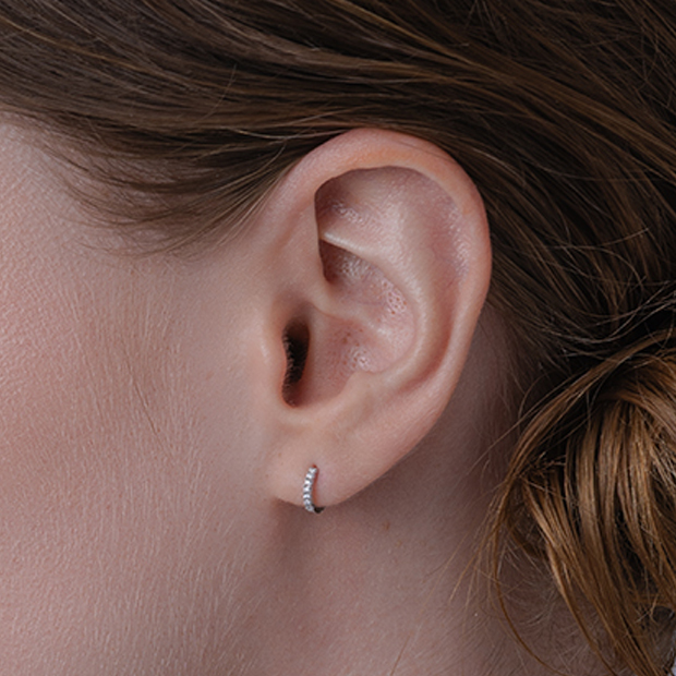 CLICK HOOP PIERCED EARRING(S)(片耳用)(2ZP1565)K18 ピアス｜スター