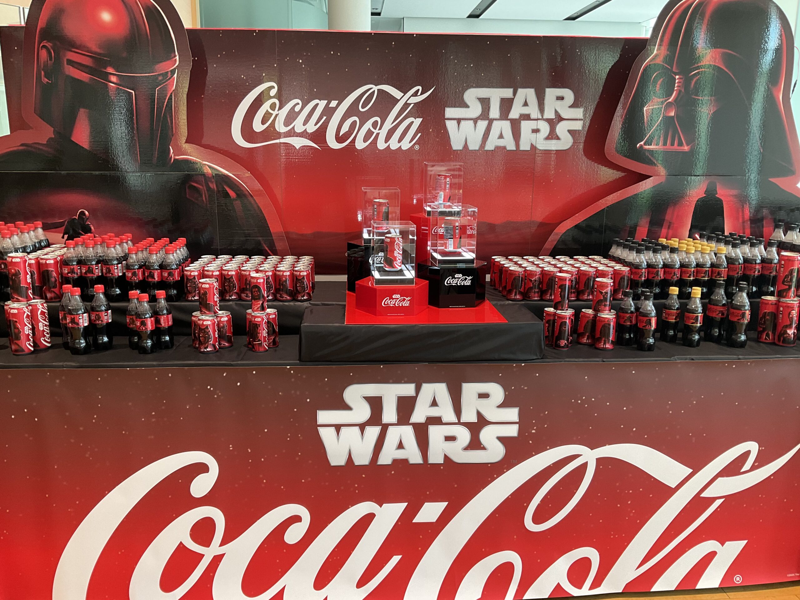 コカ・コーラ×スター・ウォーズ 18キャラクター・全45種類の限定