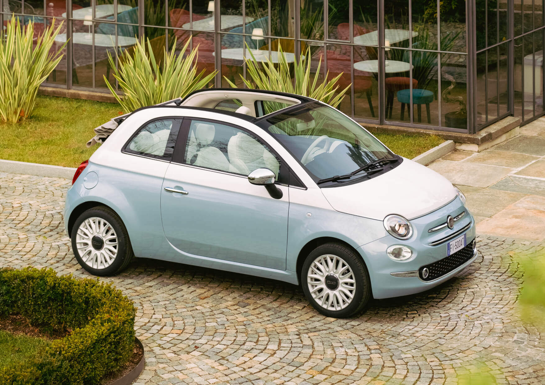 フィアット・ブランド 限定車「500C Collezione 1957」を発売