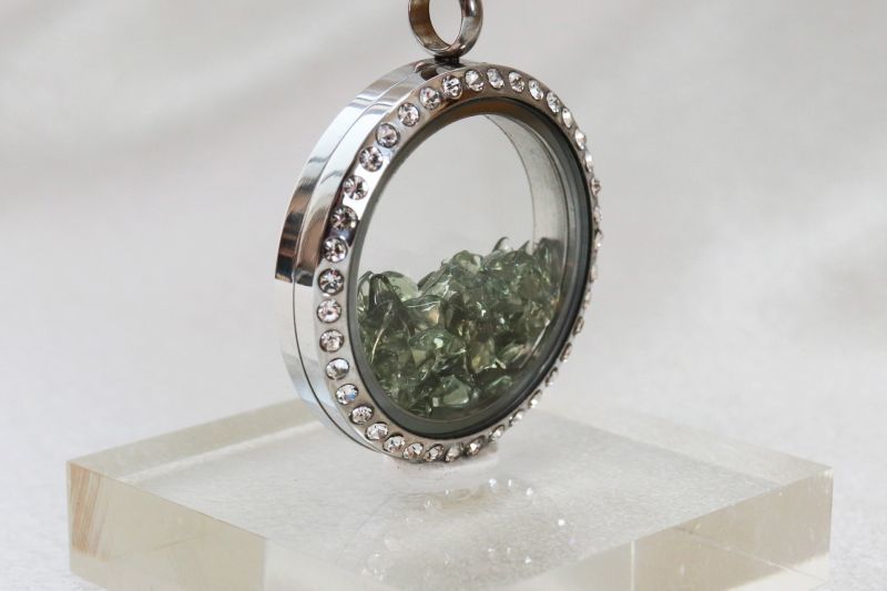 ペンダントトップ 石有シルバー モルダバイト モルダウ石 さざれ 緑