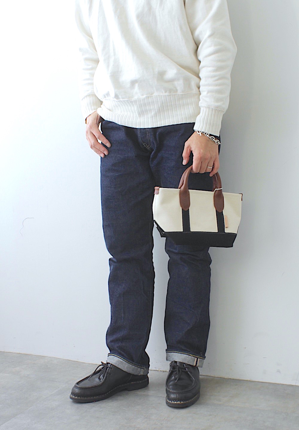 Hender Scheme”campus suede handle tote S”2色展開 | 東京 都立大学