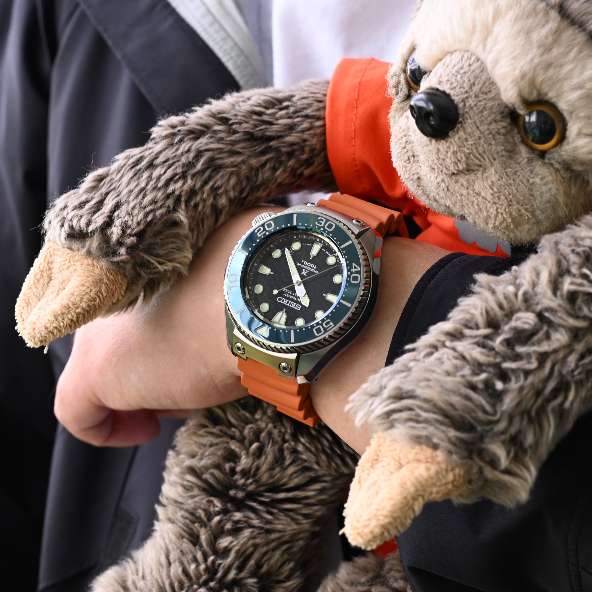 Q.R. Firewave Resilient Cuved End FKM rubber Watch Strap | Strapcode