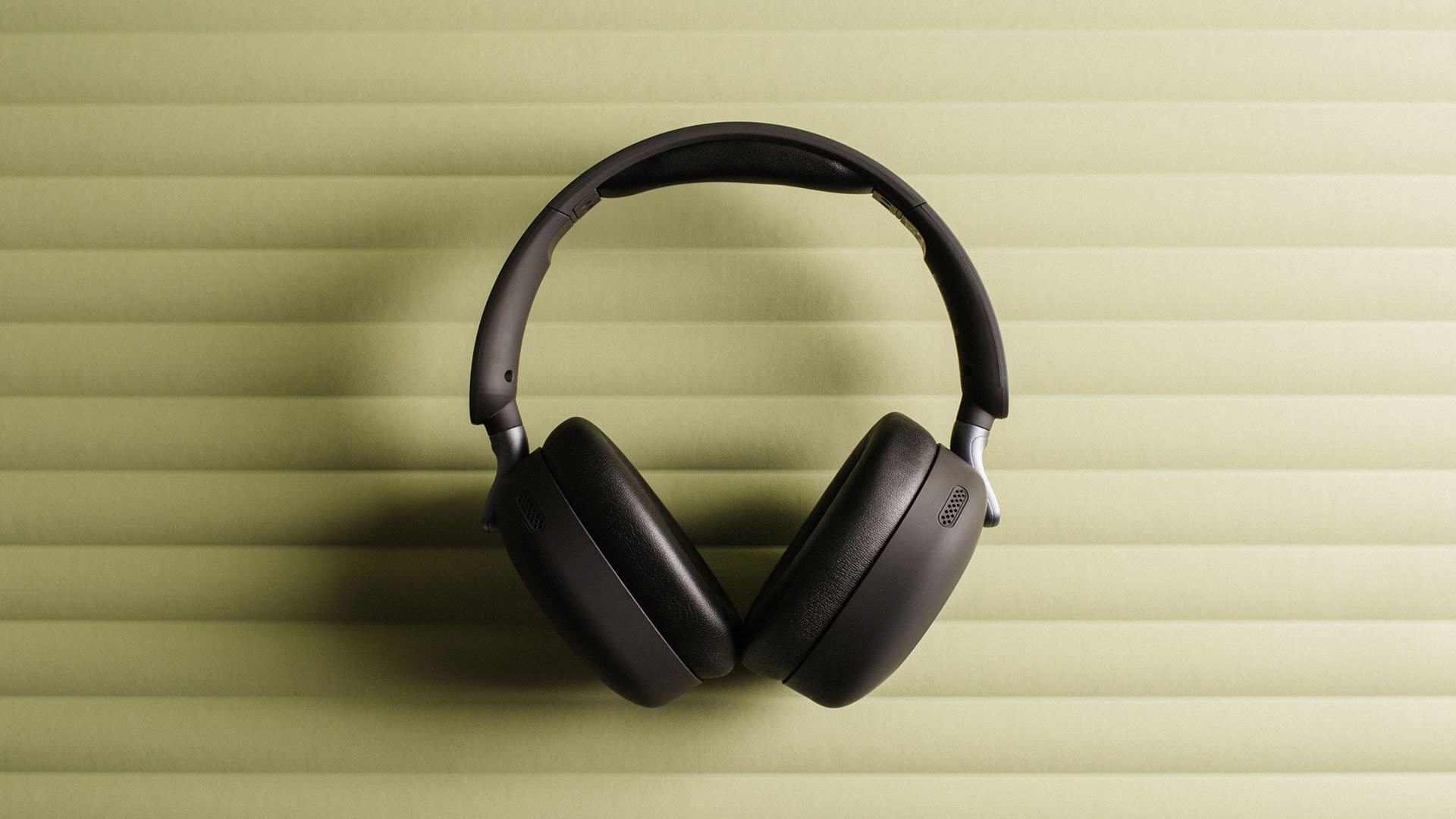 Sudio K2 Pro ホワイト | 密閉型ハイブリッドアクティブノイズキャンセ