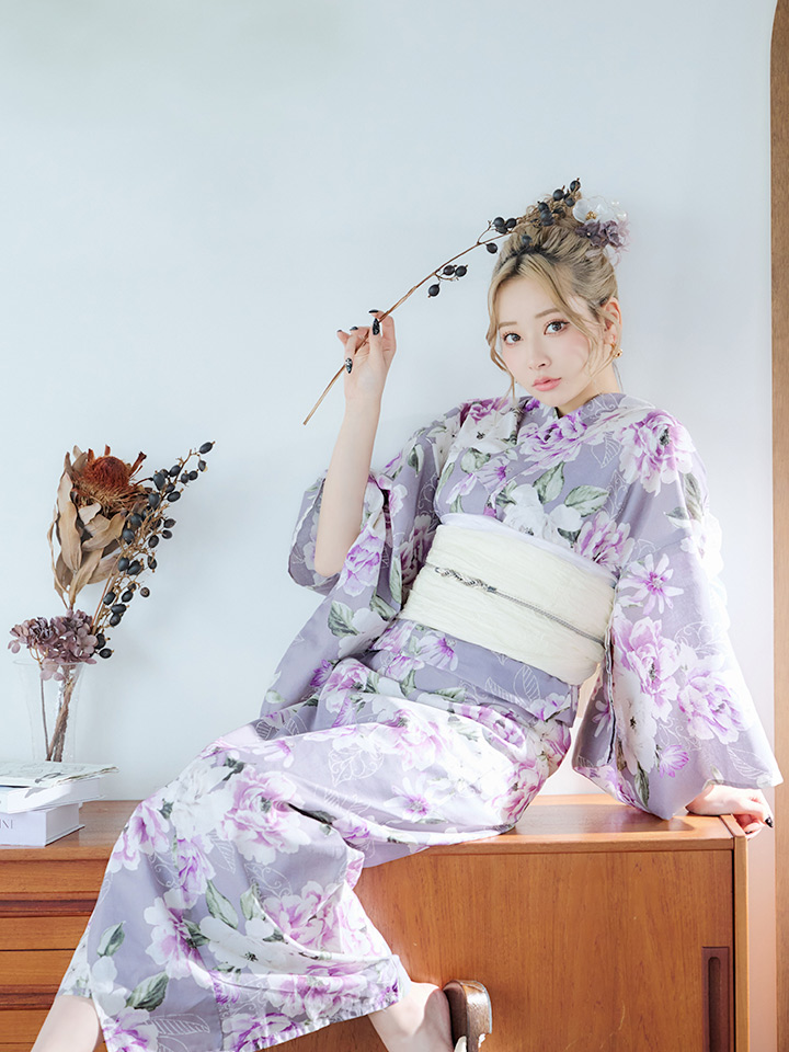 即日発送】大胆に咲き誇る紫×白牡丹浴衣【浴衣3点セット 浴衣/帯/下駄