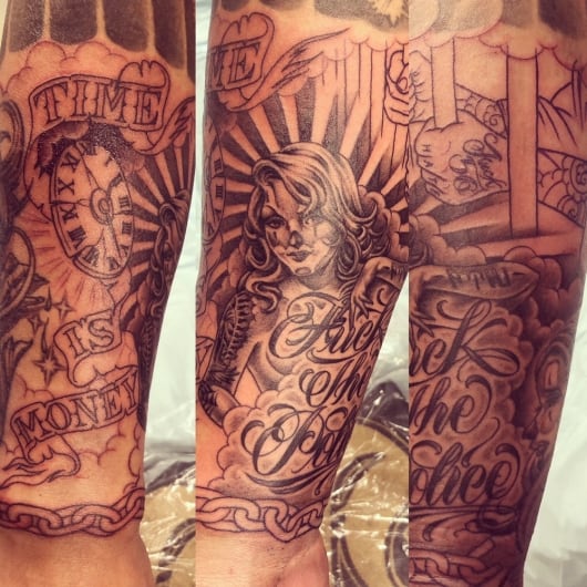 ブラック&グレー bad ass girl | 東京の渋谷・秋葉原・原宿でタトゥー