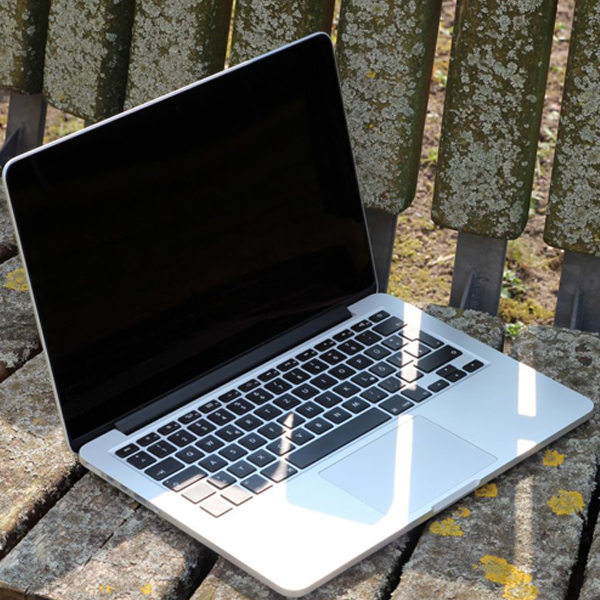 Apple Macbook Pro 13.3 i7 Retina Display Early 2015 Refurbished