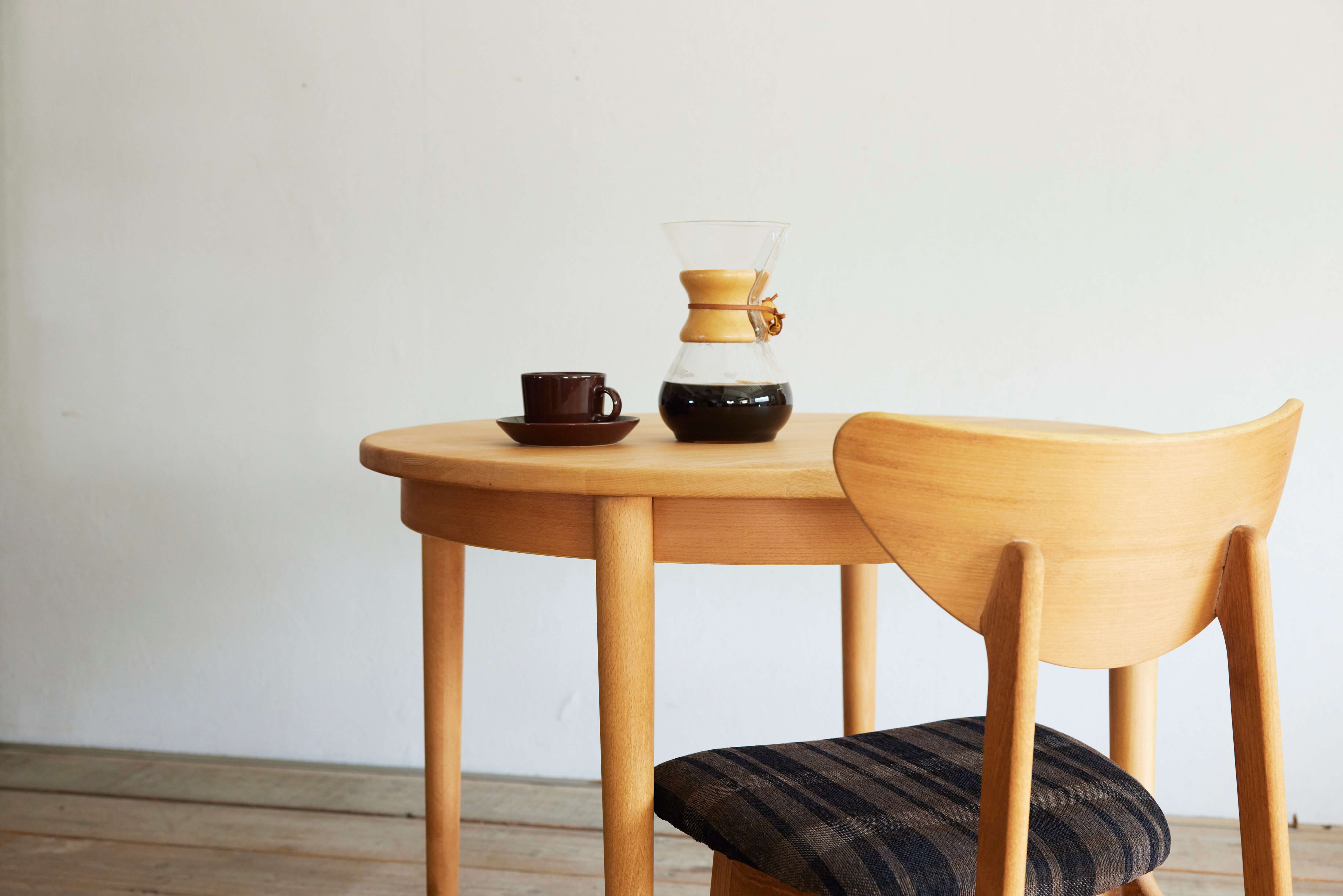 Karl Dining Round 84 Tableの通販情報 - SWITCH Online Shop