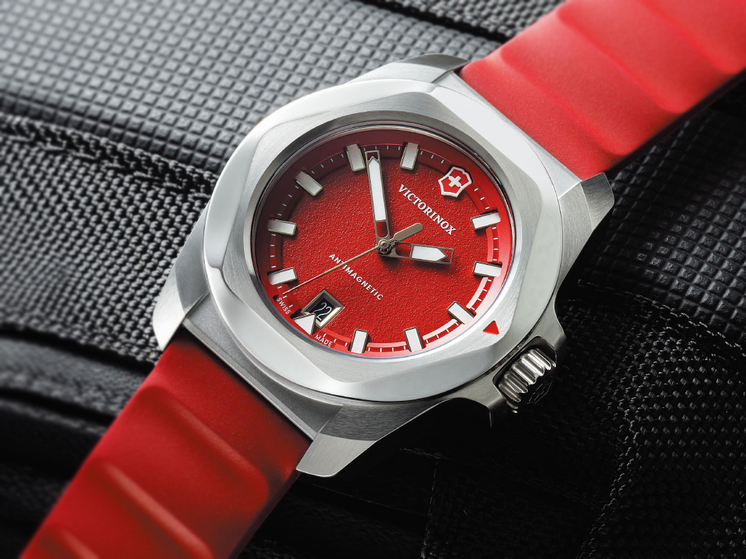 ISO認定、200防水と耐久衝撃性を確保【スイス最強クラス“タフネス時計