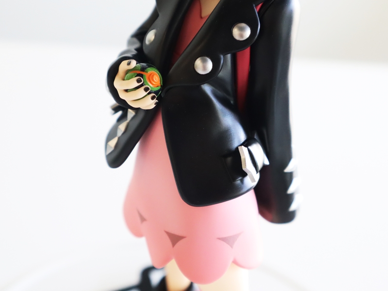 パンク系ファッションに身を包むスパイクタウンのアイドル「マリィ