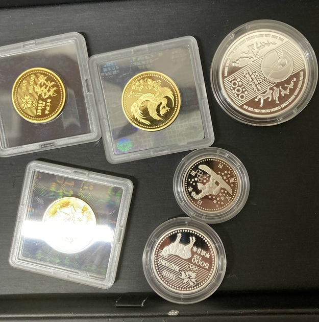 記念コイン買取】名探偵コナン20周年記念 カラー金貨・銀貨 - 金貨買取