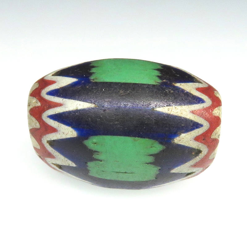 ヴェネチアンビーズ/シェブロン/グリーンジャケット シェブロン