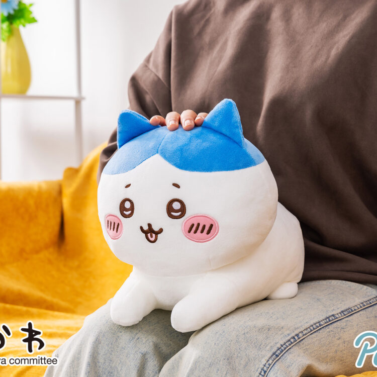 ちいかわ スフィンクスなハチワレBIGぬいぐるみ | 商品紹介 | 株式会社