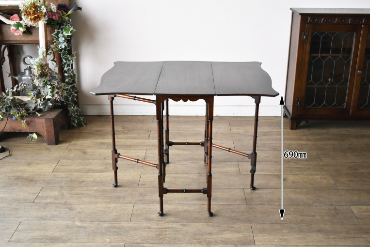 パルテノン アンティーク / スマートなマホガニーゲートレッグテーブル