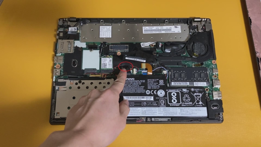 Lenovo（レノボ）【ThinkPad X270の分解】メモリ増設・SSD交換