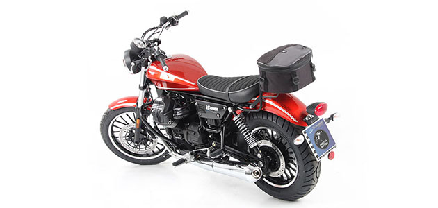 モトグッツィ V7III/V9ボバーのヘッドライト