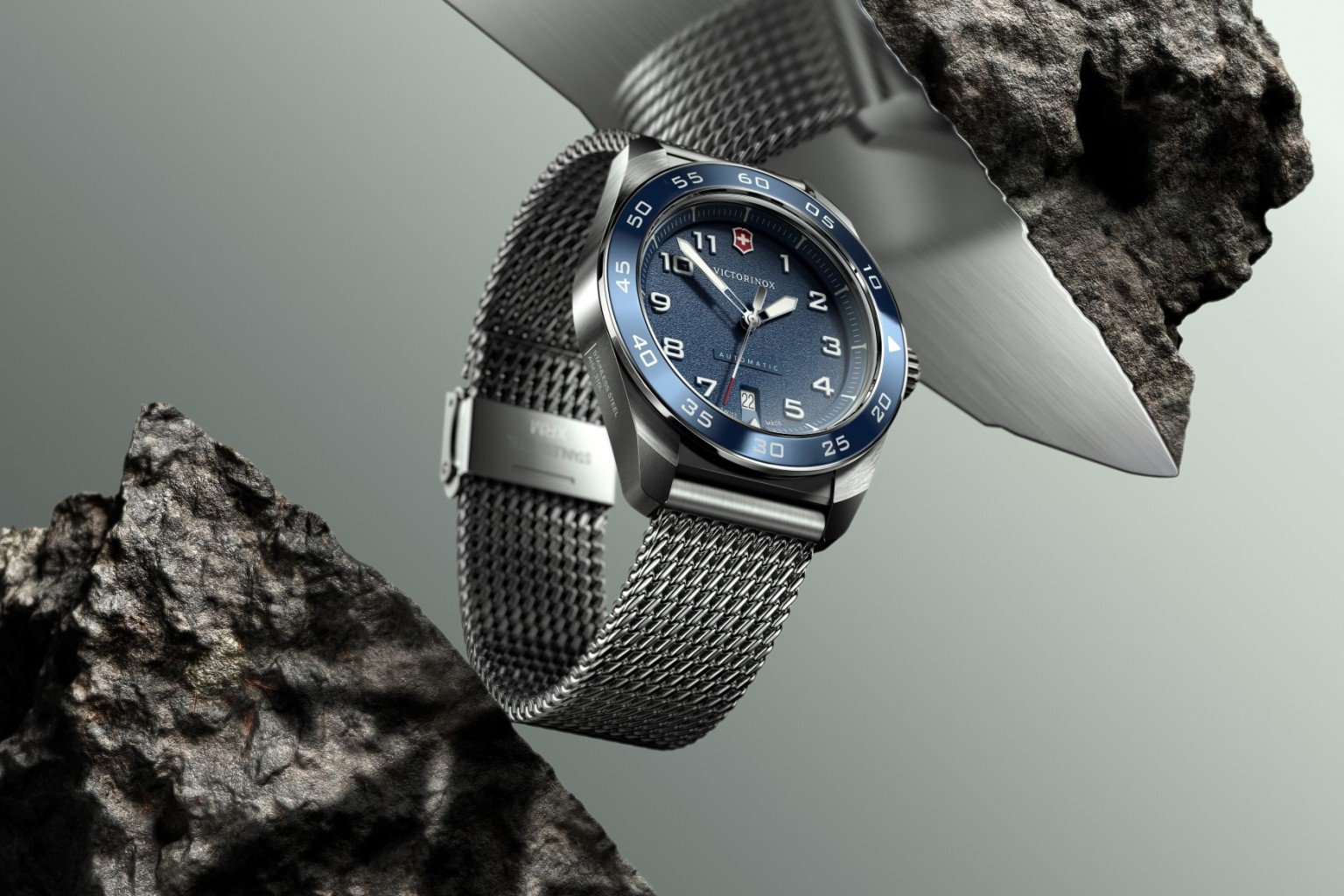 ビクトリノックスから新コレクションが登場！ タフなスペックを備えた