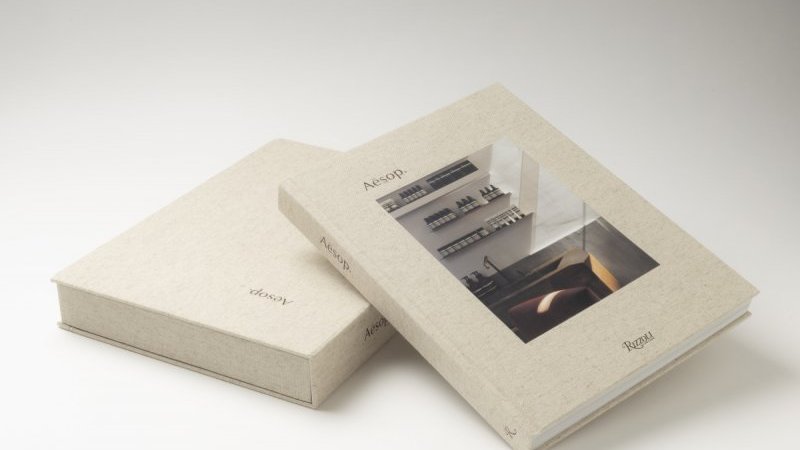 書籍でひも解く「イソップ」の哲学と歴史。美意識を感じるスキンケアは