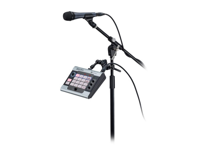 Zoom V3 Creative Vocal Pedal - Perfect Circuit