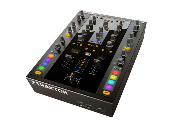 NI Traktor Kontrol Z2 DJ Mixer - Perfect Circuit