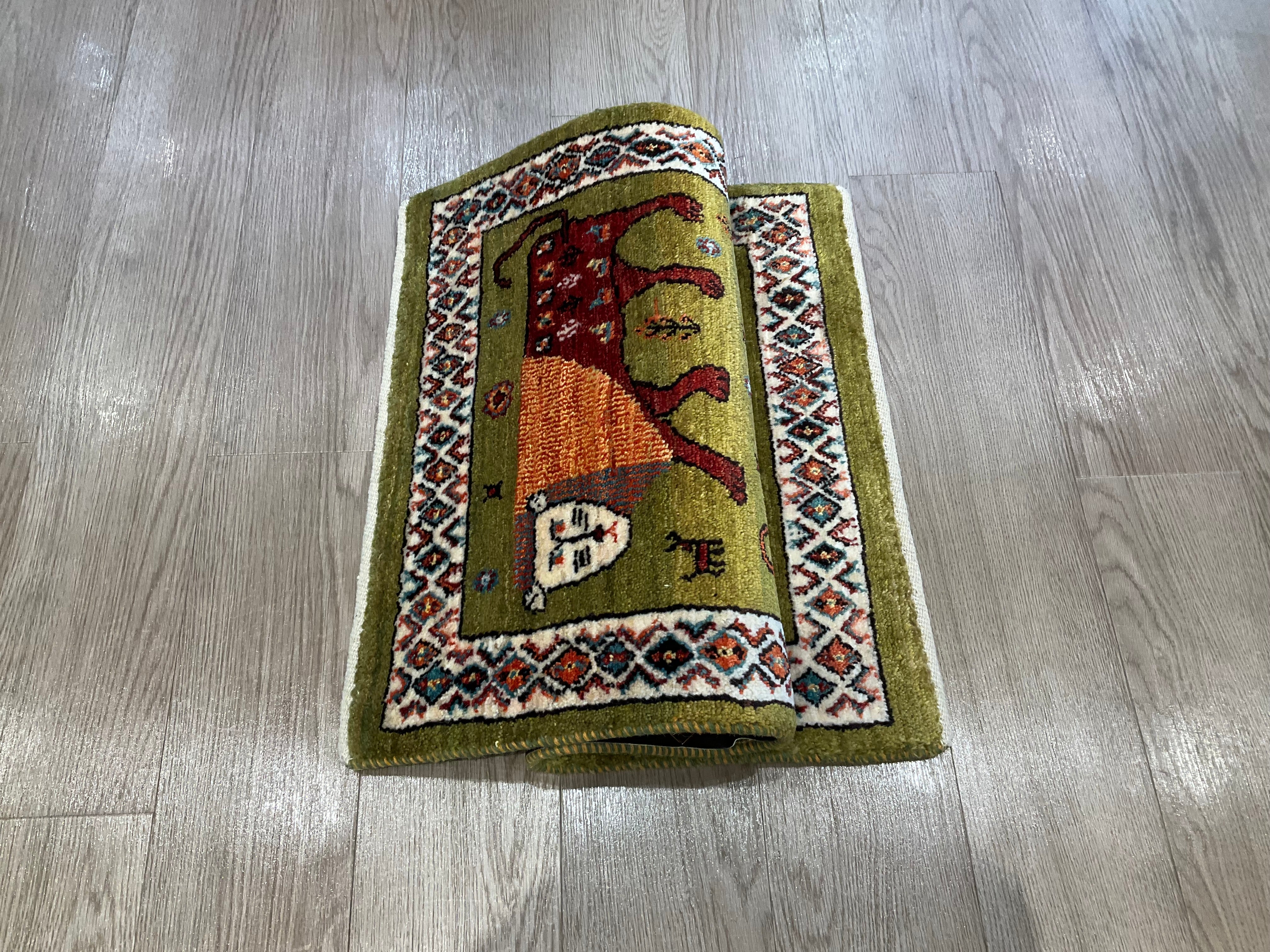 カシュクリギャッベ 93cm x 56cm RJ16086 – ペルシャ絨毯専門店