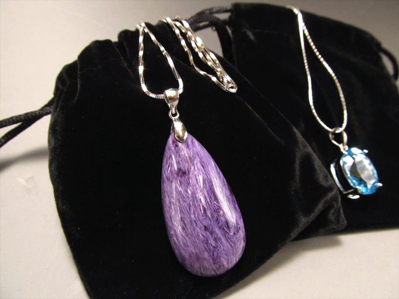 ◇ベロア調◇ジュエリーポーチ◇アクセサリー収納◇巾着袋仕様◇高級