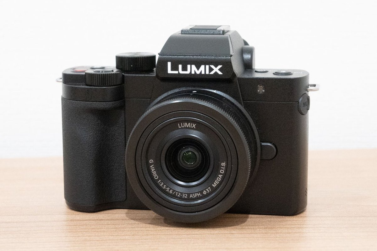 LUMIX、小型軽量ミラーレス一眼「G100D」。OLEDファインダー採用、静止