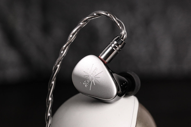 Kiwi Ears、4種のドライバーを搭載したハイブリッドIEM「Quintet」など