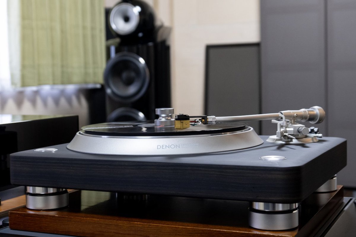 デノンの伝統と最新技術が邂逅。新旗艦レコードプレーヤー「DP-3000NE