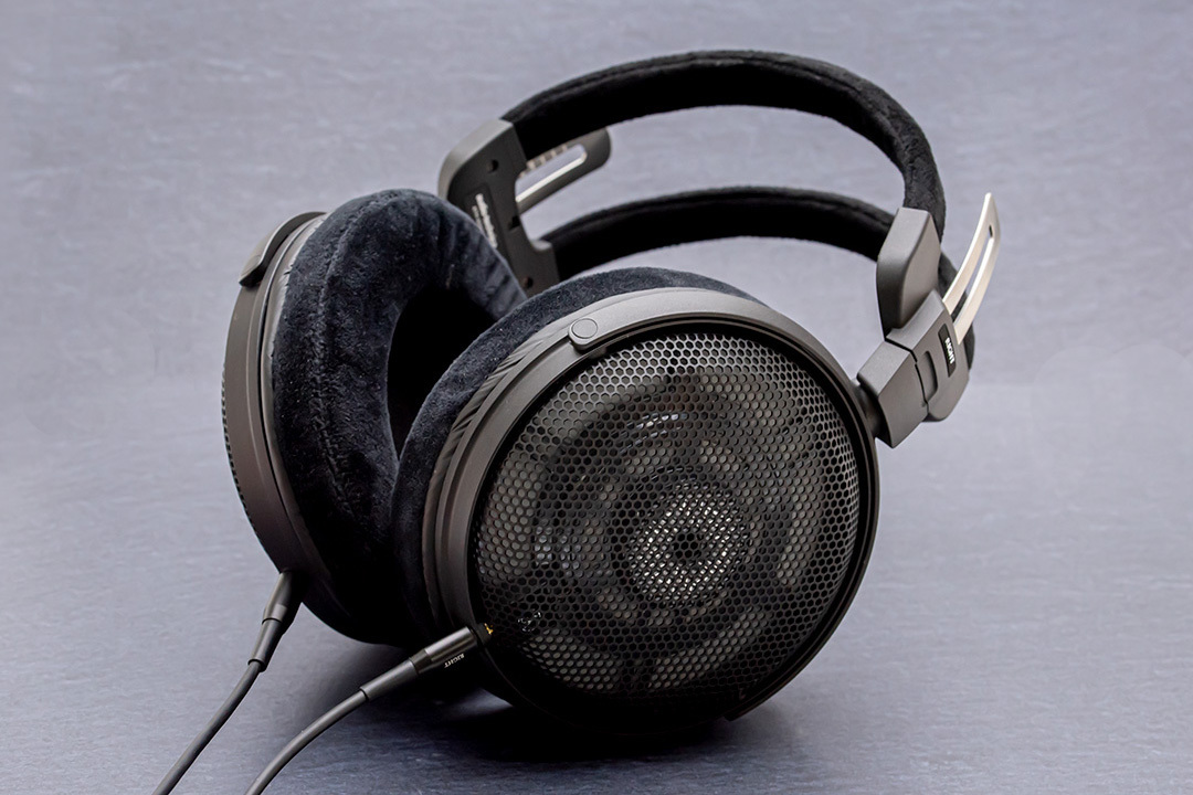 オープン型ヘッドホンの新スタンダード。オーディオテクニカ「ATH