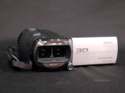発売直前！ソニー“3D Handycam”「HDR-TD10」を会田肇がレビュー － 二