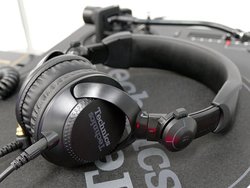 テクニクスの定番DJヘッドホン「DJ1200」が最新仕様の新モデルに。新