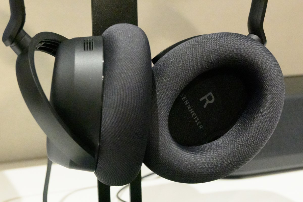 ゼンハイザー、“映像に深く没頭できる”テレビ向けワイヤレスヘッドホン