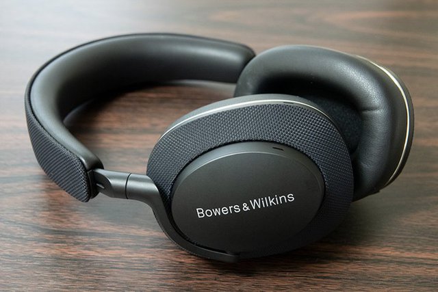 B&Wのヘッドホンが「著しく進化」。注目機「Px7 S2」実力チェック！ (1