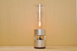 ソニーの“グラスサウンドスピーカー”と“超短焦点小型プロジェクター”で