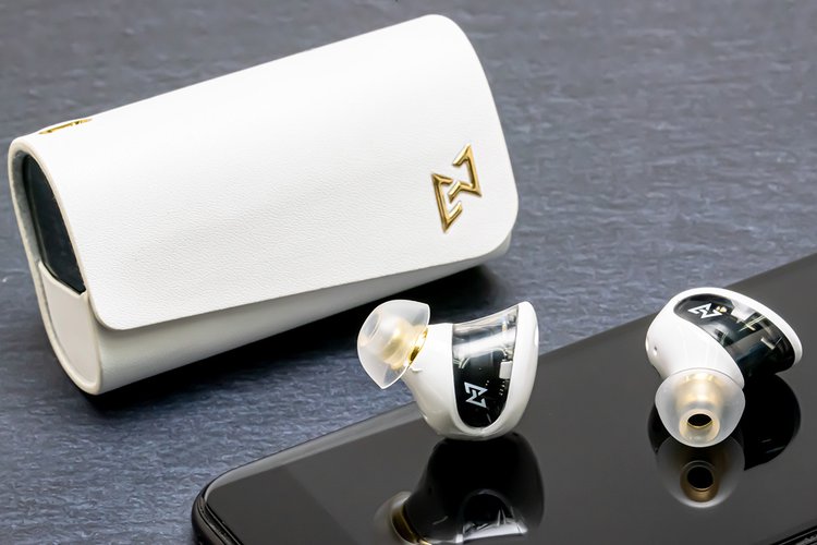 音質もデザインも高レベル！ AVIOT「TE-J1」は“全てを兼ね備える”完全