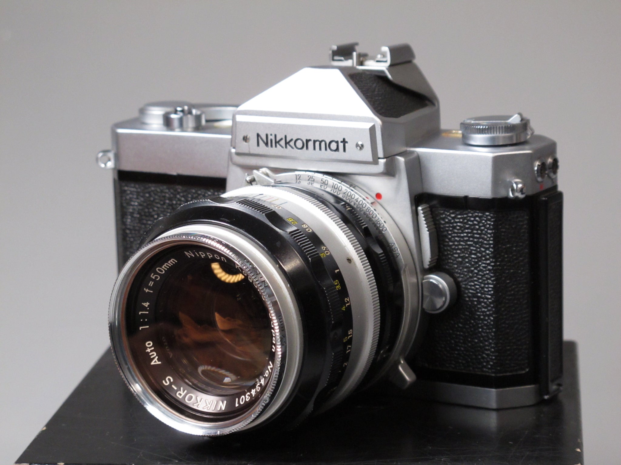 NIKKORMAT FT 35mm Camera with 50mm NIKKOR-S Auto f1.4 Lens