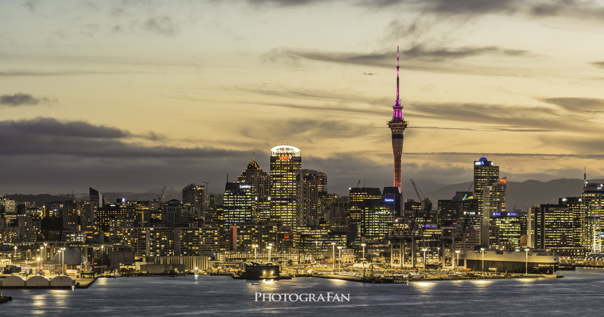 銘玉タムキューことTAMRON SP 90mm F/2.8 マクロレンズで夜景撮影