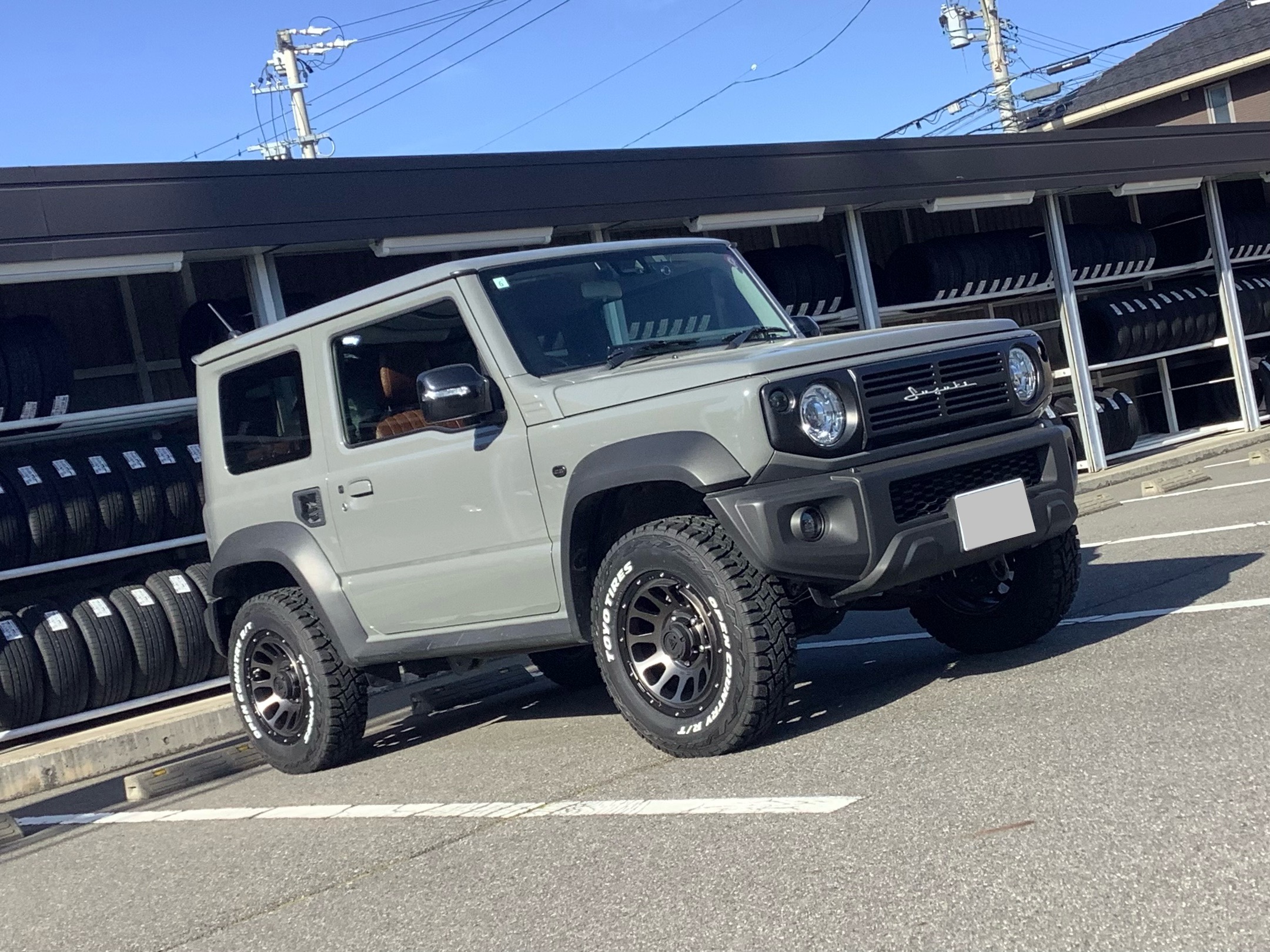 ジムニーシエラ✖デルタフォース オーバル | タイヤはピットイン