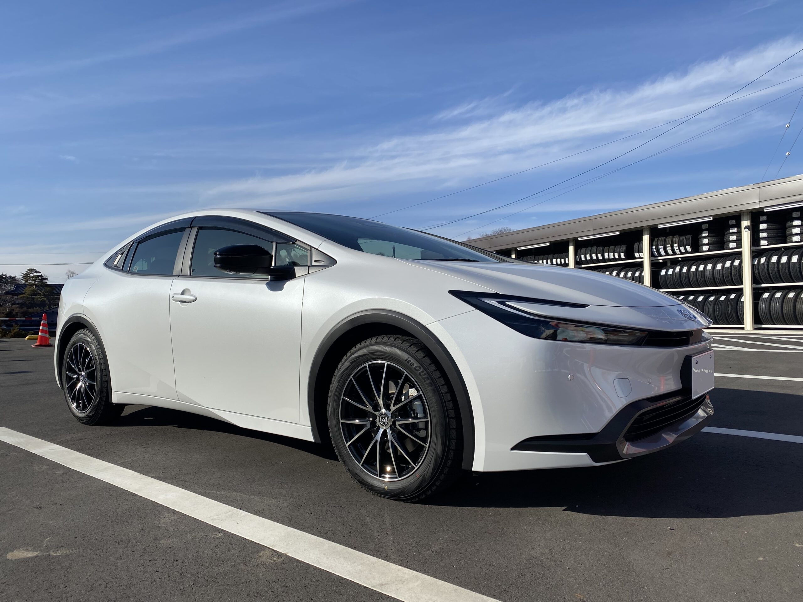TOYOTA PRIUS（60型） | タイヤはピットイン