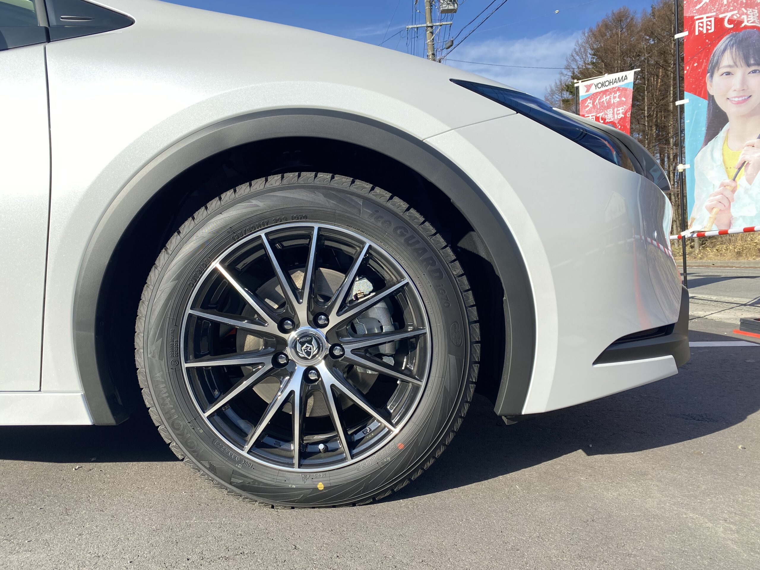 TOYOTA PRIUS（60型） | タイヤはピットイン