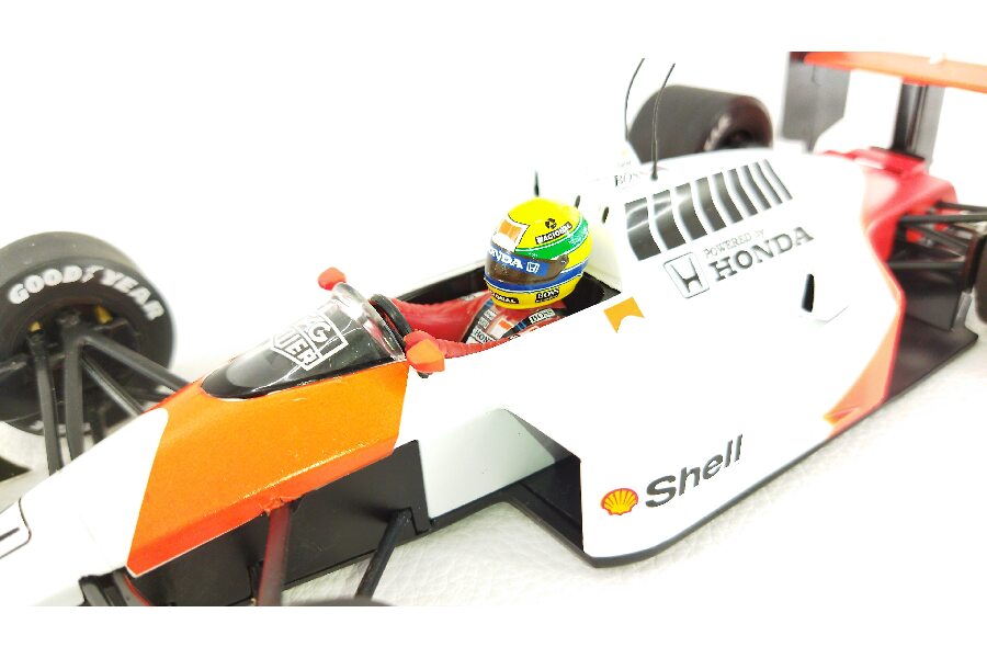 ミニチャンプス 1/18 マクラーレン MP4/4 アイルトンセナ入荷しました