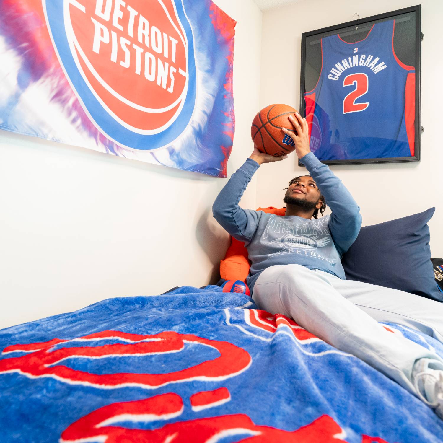 Detroit Pistons Cade Cunningham Nike Icon Swingman Jersey - 2025